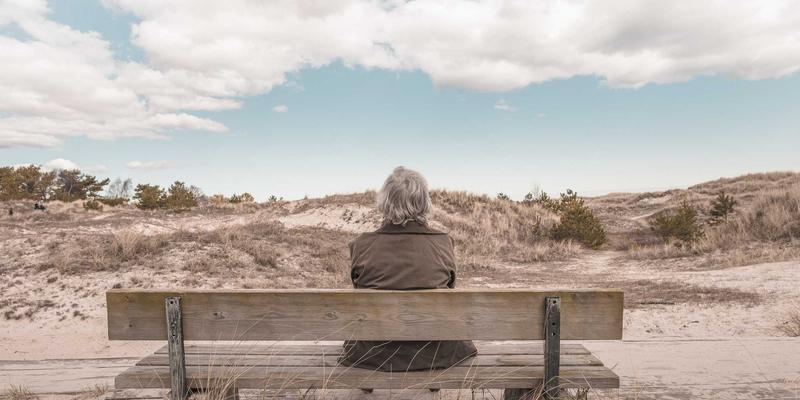 网络可视化与智能运维（AIOps）：如何利用大数据精准预测与预防系统故障 | 技术博客与资源分享